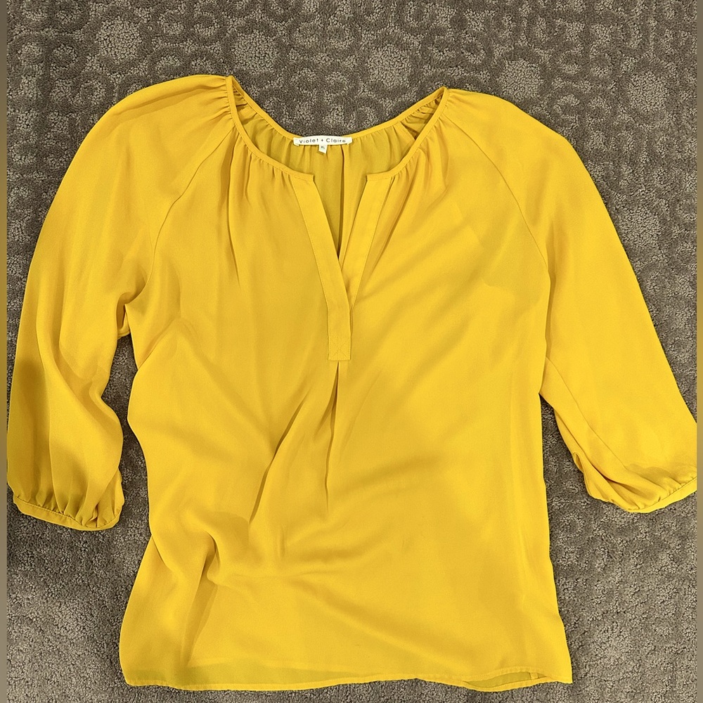 Women’s extra large Violet &Clair slinky harvest gold top